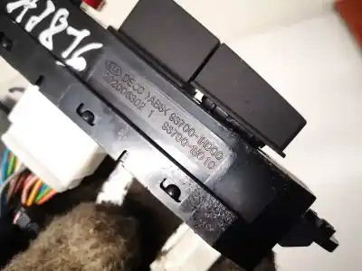 Second-hand car spare part hazard warning lights for kia ceed (ed) 1.6 crdi 115 oem iam references 937001h000  93700-1h000, 93700-1h010