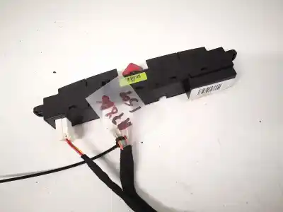 Second-hand car spare part hazard warning lights for kia ceed (ed) 1.6 crdi 115 oem iam references 937001h000  93700-1h000, 93700-1h010