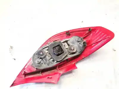 Автозапчасти б/у правый задний фонарь за opel corsa c 1.2 16v cat (z 12 xep / lb4) ссылки oem iam 13186351  89038961a