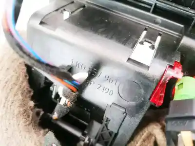 Автозапчастина б/у попільничка для volkswagen golf v variant (1k5) 1.4 посилання на oem iam 1k0857961  ap2190