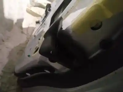 Second-hand car spare part front right door lock for audi a4, b7 2004.11 - 2008.06 2.0 tdi 103kw 2004.11 - 2008.06 oem iam references   