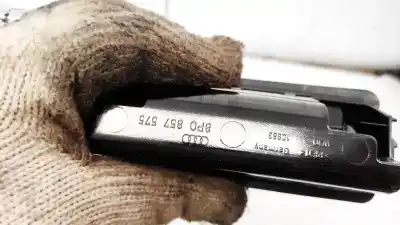 Автозапчастина б/у попільничка для audi a3 (8p) 2.0 16v fsi посилання на oem iam 8p0857575  