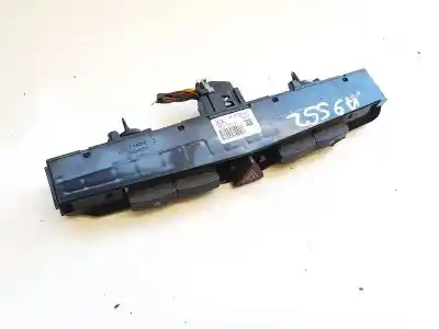 Second-hand car spare part hazard warning lights for opel zafira b 1.9 cdti oem iam references 13100109