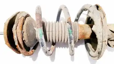 Pièce détachée automobile d'occasion ressort d'amortissement pour toyota corolla verso (r1) 2.2 d-4d sport références oem iam 