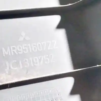Автозапчастина б/у пластика для mitsubishi colt cz3 berl. 5 (z30a) 1.3 (z35a. z33a. z34a) посилання на oem iam mr951607zz  jc1319752