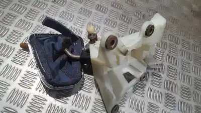 Second-hand car spare part gear lever for toyota corolla (e11) 2.0 d-4d linea sol oem iam references   