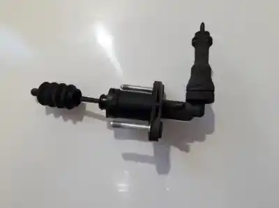 Pezzo di ricambio per auto di seconda mano cilindro frizione per opel vectra c caravan 1.9 cdti riferimenti oem iam 15504tp01  24412669
