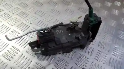 Second-hand car spare part left front door lock for opel zafira b 1.8 16v oem iam references 13220369