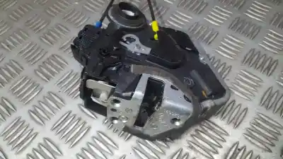 Peça sobressalente para automóvel em segunda mão fechadura da porta traseira direita por toyota auris 2.2 d-cat referências oem iam a046693