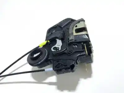 Second-hand car spare part rear right door lock for toyota corolla (e11) 2.0 d-4d linea sol oem iam references 