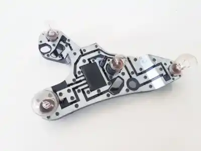 Peça sobressalente para automóvel em segunda mão suporte de lâmpada por toyota avensis wagon (t25) 2.0 d-4d executive referências oem iam 89028786