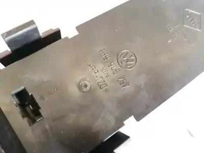 Second-hand car spare part lampholder for volkswagen passat variant (3b5) 1.9 tdi oem iam references 3b9945257  