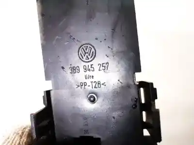 Pièce détachée automobile d'occasion support de lampe pour volkswagen passat variant (3b5) 1.9 tdi références oem iam 3b9945257  