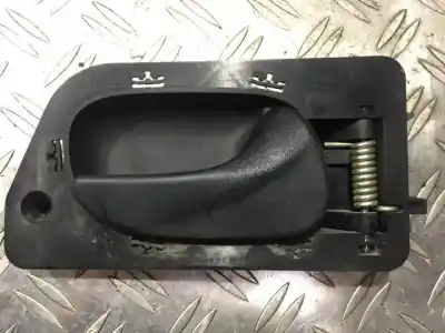 Peça sobressalente para automóvel em segunda mão puxador interior traseiro direito por renault laguna (b56) 2.0 rt (b56c/h/l) referências oem iam 7700823285g