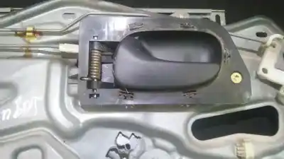 Peça sobressalente para automóvel em segunda mão puxador interior dianteiro esquerdo por renault laguna (b56) 2.2 diesel referências oem iam 