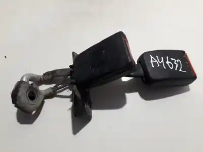 Pezzo di ricambio per auto di seconda mano gancio cintura posteriore sinistro per audi 80 b4 avant (8c5) 1.9 tdi riferimenti oem iam 8a0857739b