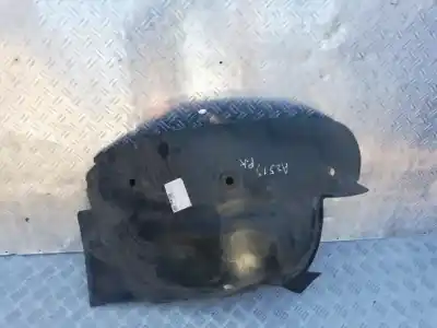 Recambio de automóvil de segunda mano de revestimientos de la aleta antisalpicaduras delanteros -  delantero izquierdo para renault scenic ii 1.6 16v referencias oem iam 8200136725