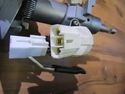 Second-hand car spare part Ignition Switch for KIA CARENS 2.0 CRDi OEM IAM references 45261A  040817