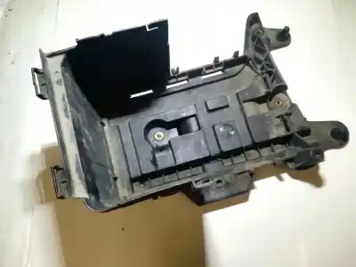 Pezzo di ricambio per auto di seconda mano Medio per AUDI A3 (8P) 2.0 TDI S Line (103kW) Riferimenti OEM IAM 1K0915333B  1K0915336