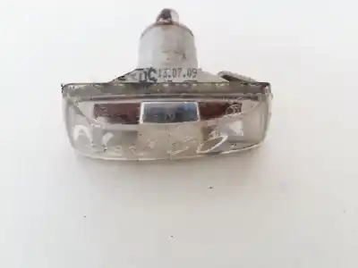 Peça sobressalente para automóvel em segunda mão farolim do lado direito por opel zafira b 1.9 cdti referências oem iam 13252455