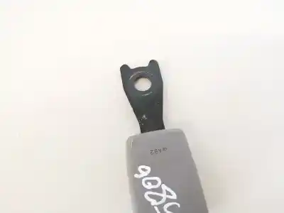 Автозапчасти б/у крюк для ремня задний правый за mazda mpv (lw) 2.0 comfort ссылки oem iam g3523  