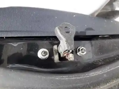 Second-hand car spare part hinge for toyota avensis 2.0 d-4d oem iam references   