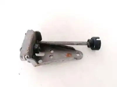 Pezzo di ricambio per auto di seconda mano Pezzi Vari per AUDI A4 AVANT (B5) 1.8 Riferimenti OEM IAM 8D5885734  8D5885733
