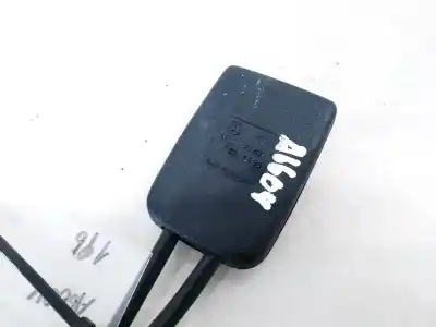 Автозапчасти б/у крюк для ремня задний правый за volkswagen passat variant (3b5) 1.9 tdi ссылки oem iam 3b0857740  