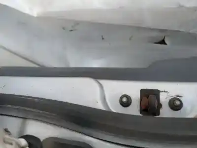 Second-hand car spare part hinge for ssangyong rodius i 2.7 xdi oem iam references   
