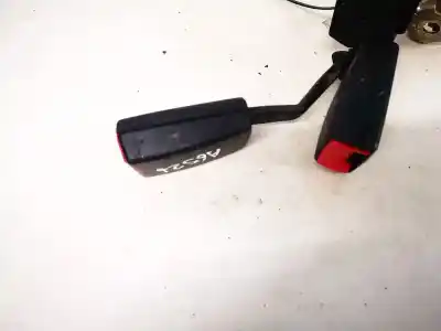 Автозапчастина б/у задній центральний гачок для skoda octavia combi (1u5) 1.9 tdi посилання на oem iam 8d0857739b   Автозапчастина б/у задній центральний гачок для skoda octavia combi (1u5) 1.9 tdi посилання на oem iam 8d0857739b