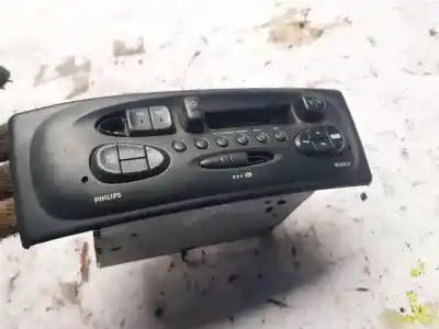 Second-hand car spare part audio system / radio cd for renault megane i scenic (ja0) motor 1.9 ltr. - 72 kw dti diesel cat oem iam references 7700433072
