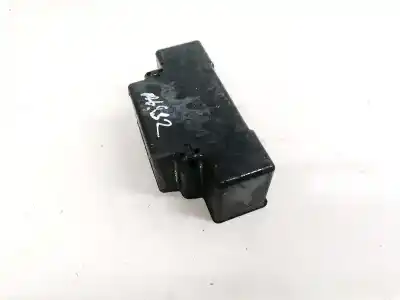 Second-hand car spare part fuse box unit for opel astra h caravan 1.7 16v cdti oem iam references 13129783  74338300