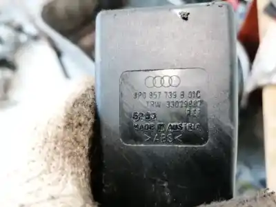 Автозапчасти б/у крюк для ремня задний правый за audi a3 (8p) 2.0 16v fsi ссылки oem iam 8p0857739b  33029887