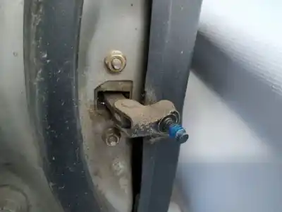 Second-hand car spare part hinge for toyota corolla (e11) 2.0 d-4d linea sol oem iam references   