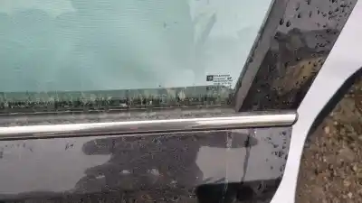 Pezzo di ricambio per auto di seconda mano plastica per opel zafira b 1.9 cdti riferimenti oem iam   