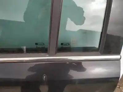 Pezzo di ricambio per auto di seconda mano plastica per opel zafira b 1.9 cdti riferimenti oem iam   