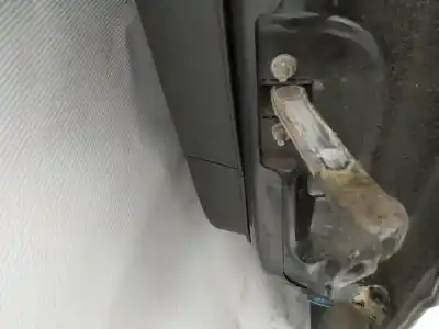 Second-hand car spare part hinge for opel zafira b 1.9 cdti oem iam references   