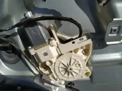 Peça sobressalente para automóvel em segunda mão motor elevador vidro dianteiro direito por ford focus lim. (cb4) 1.6 tdci cat referências oem iam 4m5t14553