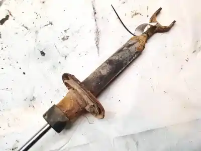 Second-hand car spare part front left shock absorber for audi a4 avant (b5) 1.9 tdi oem iam references 8d0413031af  