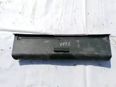 Peça sobressalente para automóvel em segunda mão plásticos por peugeot 406 (8b) 1.9 td referências oem iam 