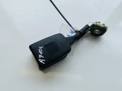 Peça sobressalente para automóvel em segunda mão chicote / encaixe cinto segurança traseiro direito por audi 80 avant 1.9 tdi referências oem iam 8a9857739a