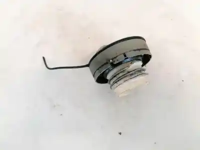 Second-hand car spare part outer fuel cap for toyota corolla (e11) 2.0 d-4d linea sol oem iam references   
