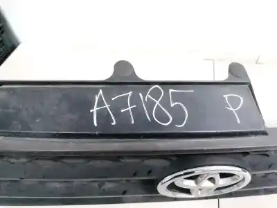 Автозапчастина б/у передня решіта для toyota rav 4 (a2) 2.0 d-4d executive 4x4 (2003->) посилання на oem iam pd96230a1613  
