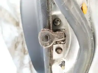 Second-hand car spare part hinge for mazda 3 (bk) 1.6 di turbo oem iam references   