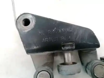 Second-hand car spare part support / sliding door guide for opel combo 1.6 oem iam references 24403082  