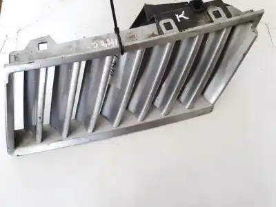 Pièce détachée automobile d'occasion grille avant pour renault vel satis (bj0) 2.2 dci turbodiesel références oem iam j8200096824
