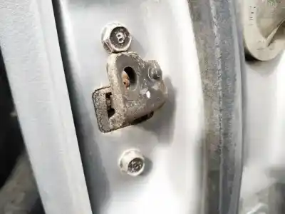 Second-hand car spare part hinge for kia rio 1.3 cat oem iam references   