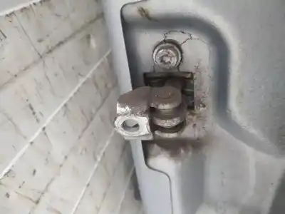 Second-hand car spare part hinge for opel zafira a 2.0 dti oem iam references   