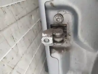 Second-hand car spare part hinge for opel zafira a 2.0 dti oem iam references   