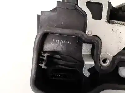 Second-hand car spare part left front door lock for bmw x3 (e83) 2.0d oem iam references 7167067  